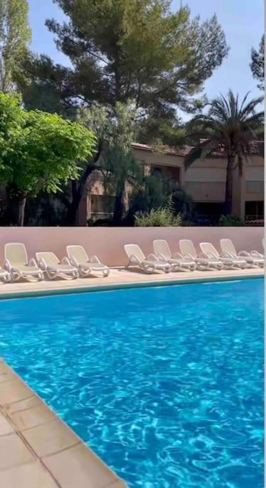 Appartement Piscine Tennis Acces Prive Plage Joia Sanary-sur-Mer Ngoại thất bức ảnh